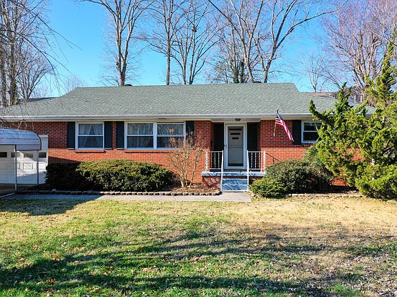 2nd image of 405 Greenwood Dr