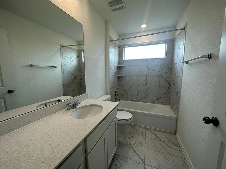 312 Sonterra Dr — Photo 24