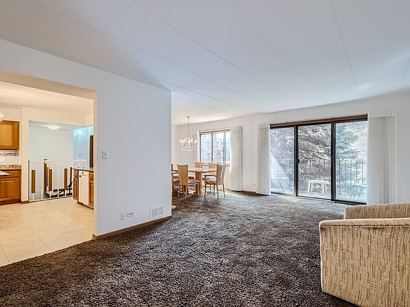 3rd image of 10409 Mayfield Ave APT 1C