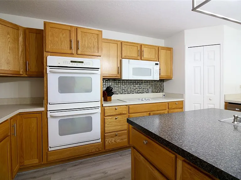 1222 Myopia Hunt Club Dr — Photo 7
