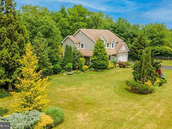 2nd image of 59 Lauren Ln