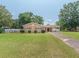 61 Bignon St, Barnwell, SC 29812