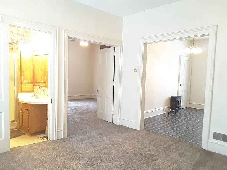 813 S 8th St — Photo 7