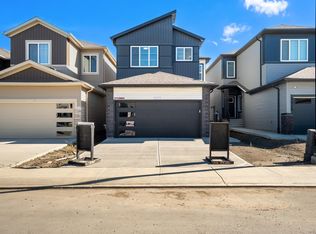 2033 209a St NW, Edmonton, AB T6M3A3