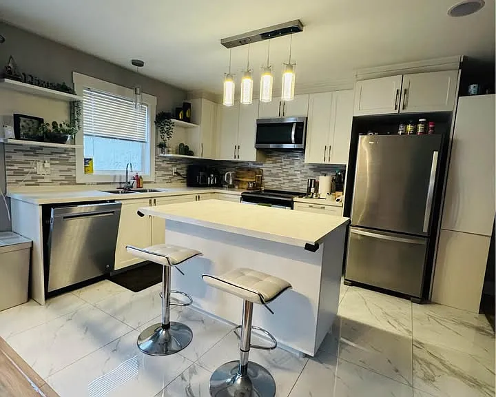136 Honeygold Dr — Photo 8