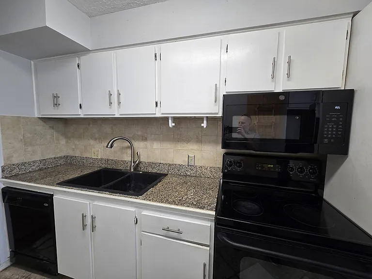 117 Kingsbury Dr — Photo 8