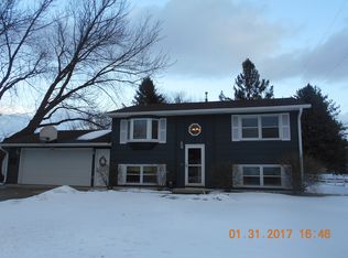 205 Woodland Dr, Owatonna, MN 55060