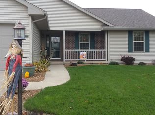 708 Simon St, Washington, IL 61571