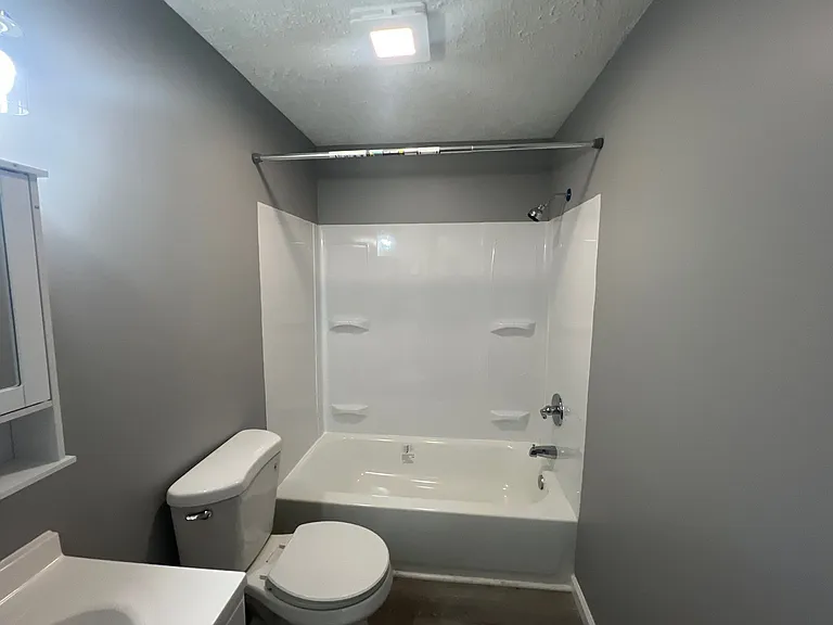 4644 Burkhardt Ave — Photo 21