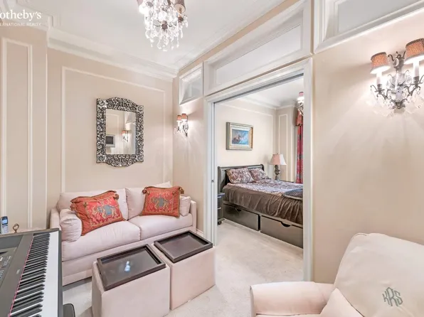 211 Central Park West image 9 of 12