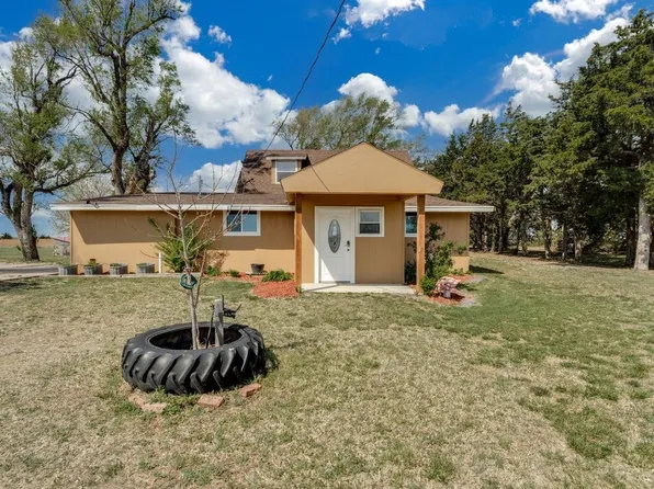 32317 W Parallel Rd, Turon, KS 67583