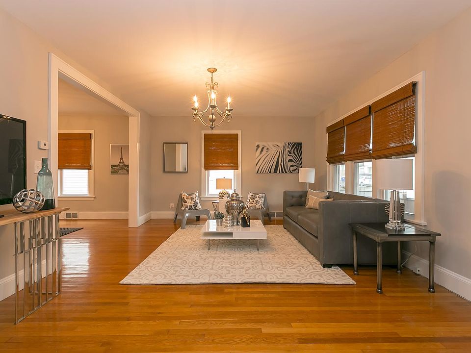 Spacious open living room