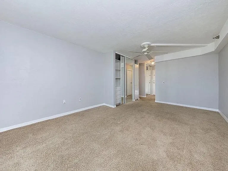 224 E Garden St #441 — Photo 5
