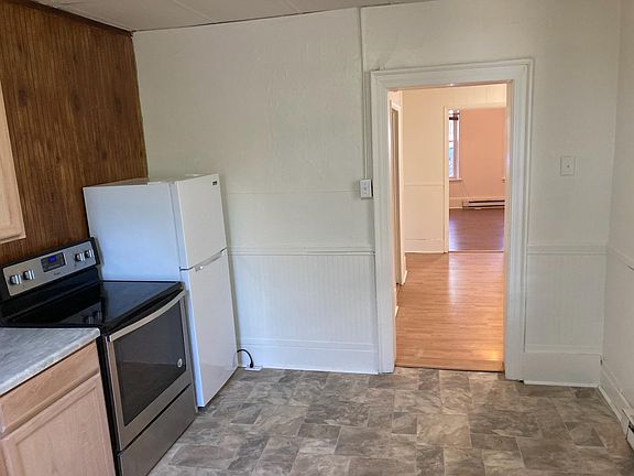 3rd image of 817 W Washington St #1