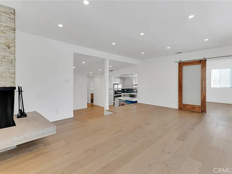 7841 W 83rd St — Photo 23