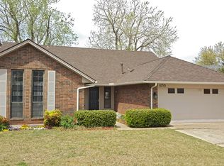 11713 SW 3rd St, Yukon, OK 73099