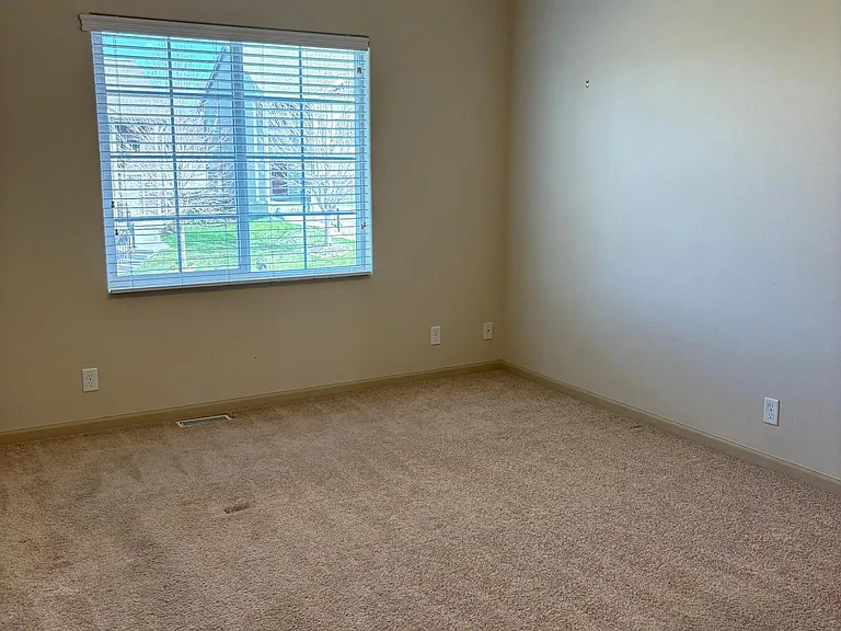 16411 Camden Ave — Photo 12