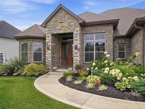 4th image of 8009 Bennington Dr