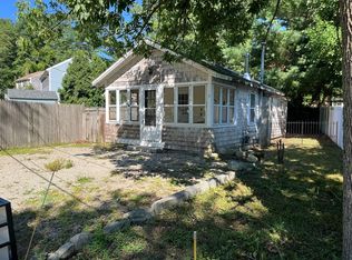 16 West St, Hanson, MA 02341