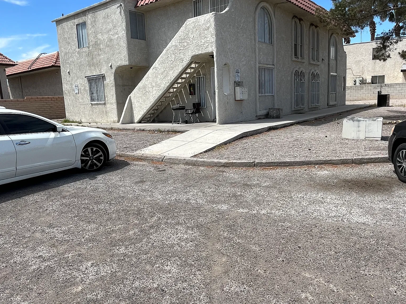 2 bed, 884 sqft, $1,300 — Photo 1