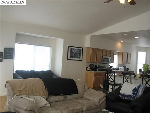 3rd image of 13395 Idaho Maryland Rd