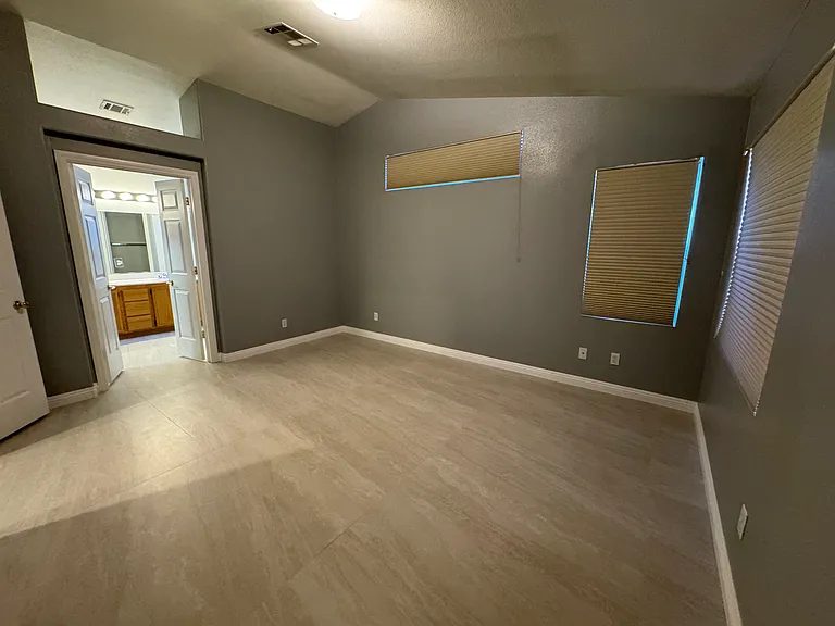 10026 Yellow Canary Ave — Photo 18