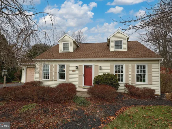 12 Barelyn Dr, New Freedom, PA 17349