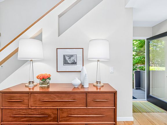 3rd image of 26 Montauk Ave