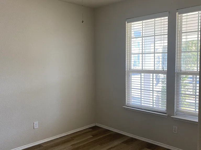 9145 Blackstone Dr — Photo 11