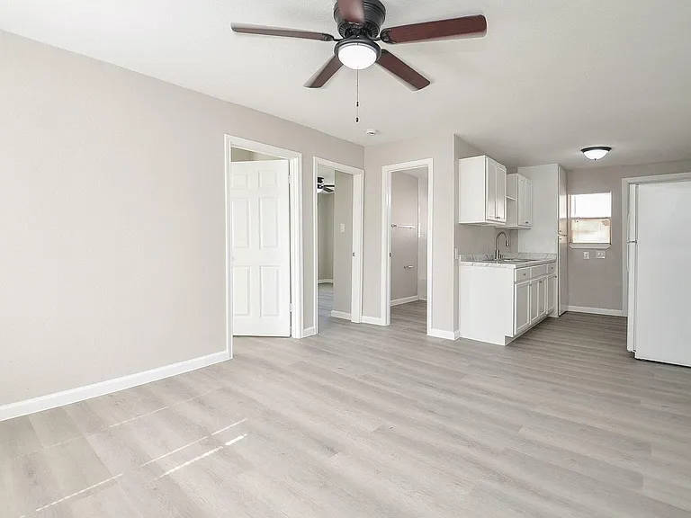 6010 Collingsworth St #2 — Photo 12