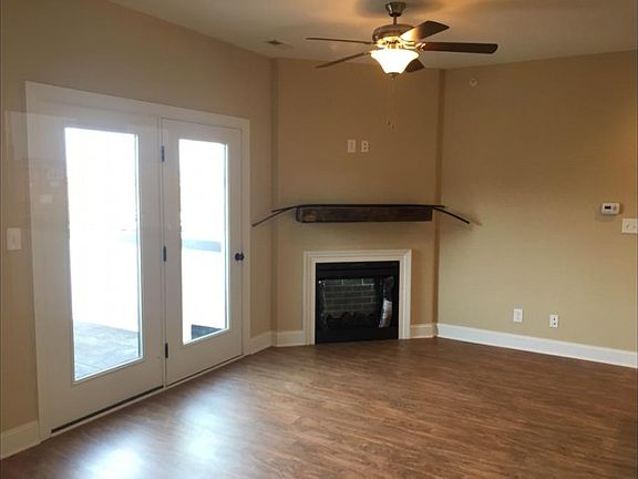 5th image of 100 Tradewynd Dr APT B