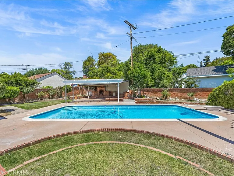 2465 Sherwood Rd — Photo 34