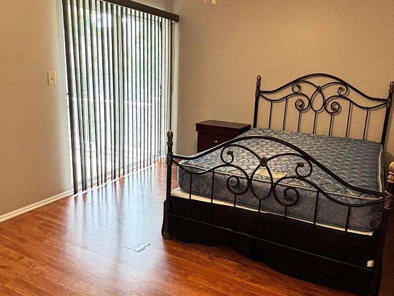 198 Tulip Ln — Photo 6