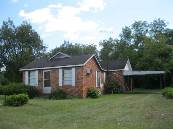 305 W Mendell Ave, Glennville, GA 30427