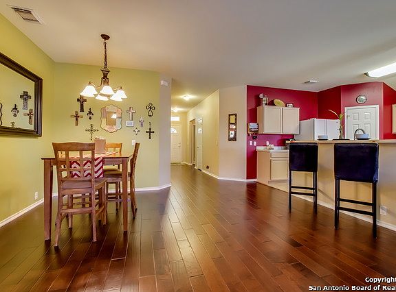 5th image of 15822 Brisbane Dr