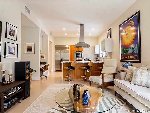 5th image of 230 Zoe Way