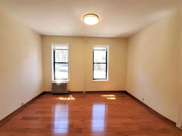 571 39th St APT 1R