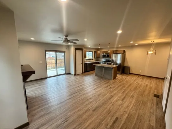 1309 Fozzie Ln Unit C, Belgrade, MT 59714