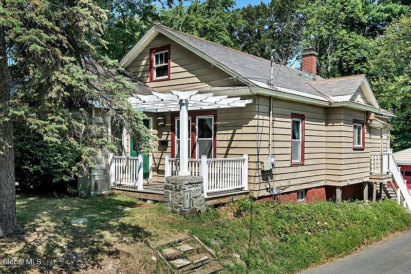 2nd image of 549 Watervliet Shaker Road