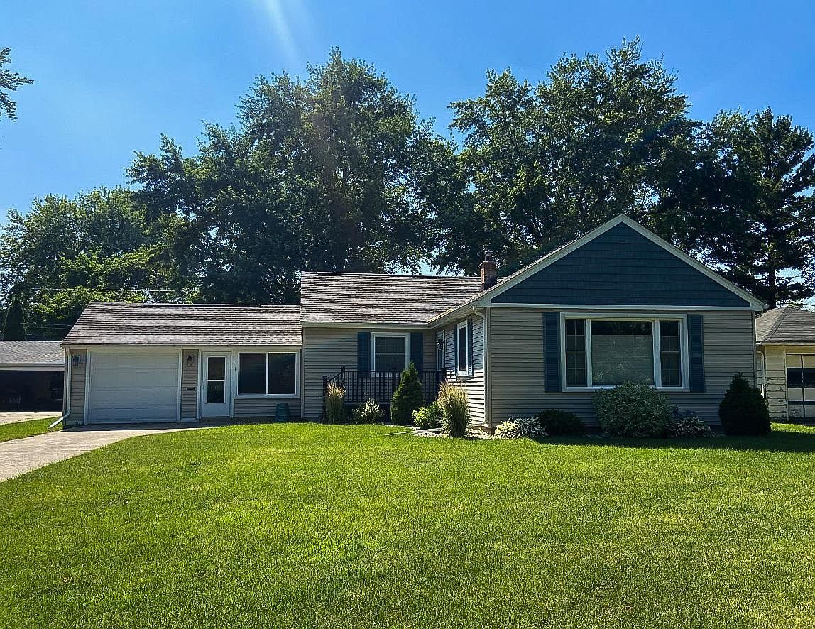 1017 Bowen St, Oshkosh, WI 54901 Zillow