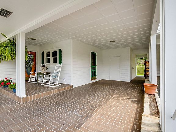 3rd image of 1201 Indian Hills Dr