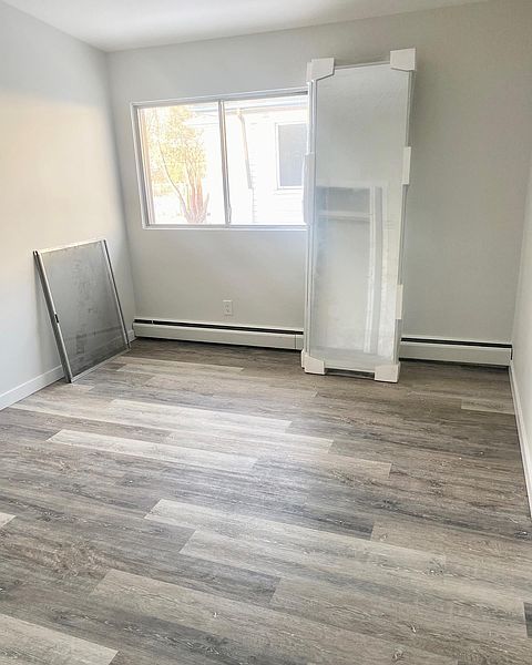 Edmonton Apartment for rent - 2 Bedrooms — photo 11