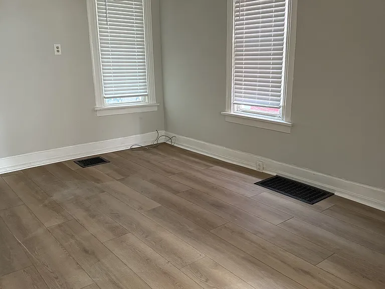 31 W Side Ave — Photo 10