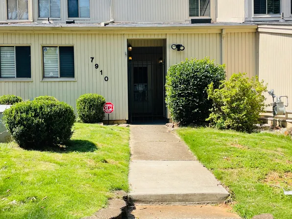 7910 Horse Chestnut Ln, Charlotte, NC 28277
