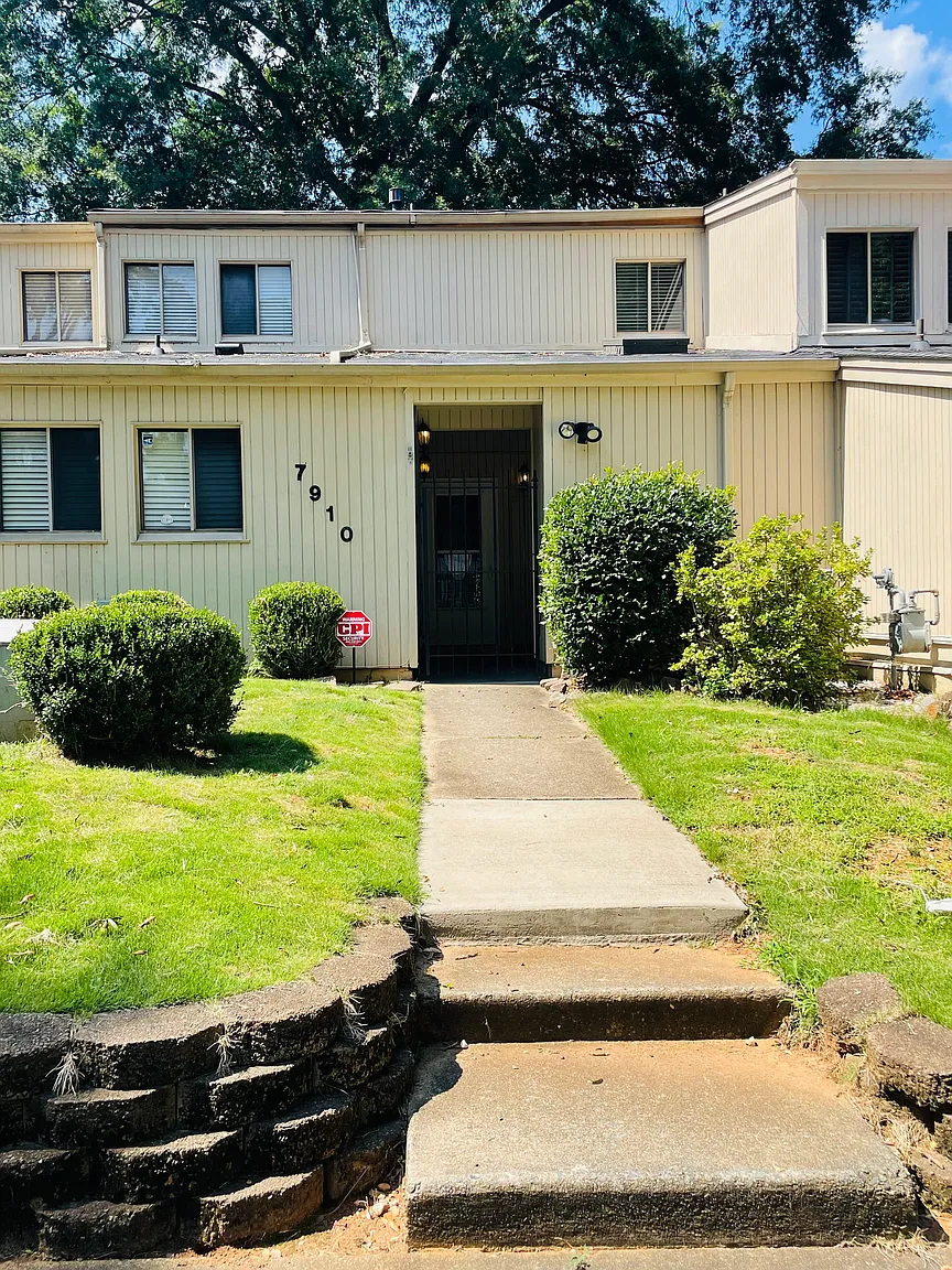 7910 Horse Chestnut Ln photo 1