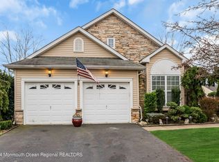 609 Quail Ct, Lakewood, NJ 08701