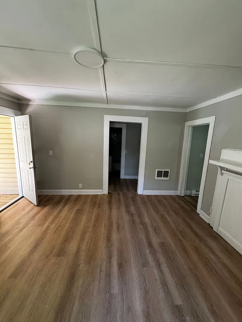 Single Family in Kings Mountain, NC — Photo 4