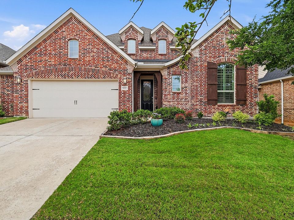 1st image of 1321 Bluebell Ave