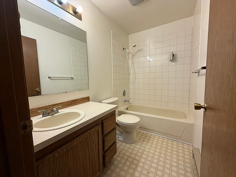 1301 N Lucille St #4 — Photo 11