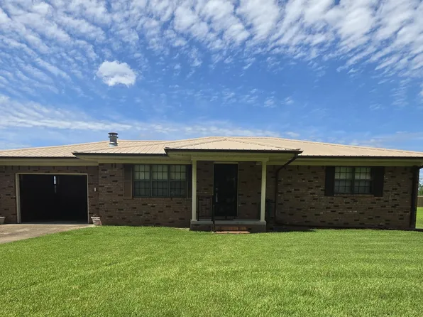 37 Natchez St, Tishomingo, MS 38873